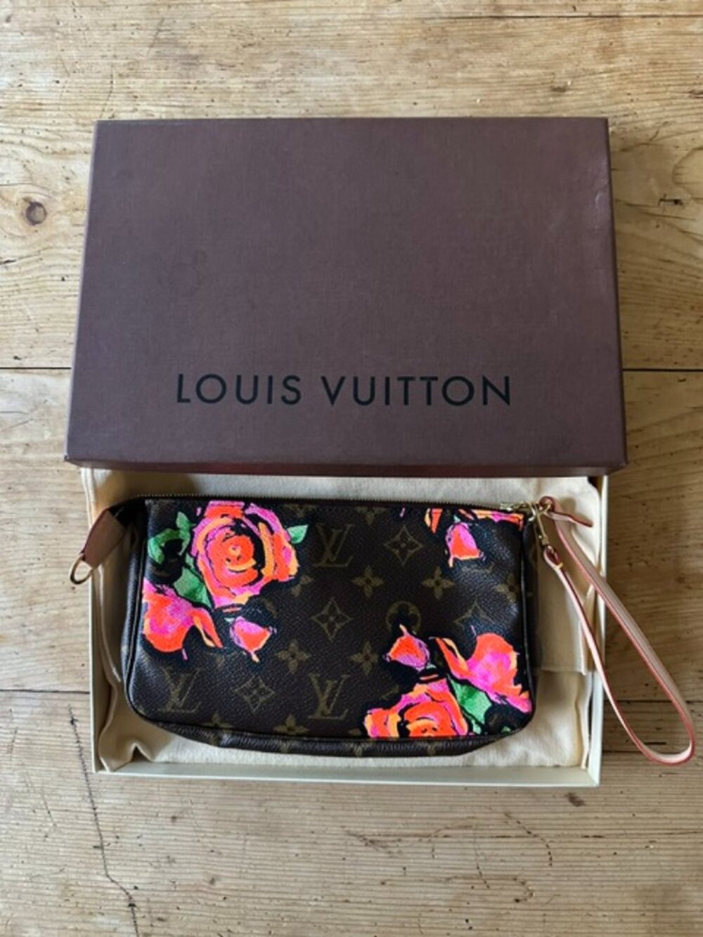 Louis Vuitton Small Pouch Roses M48615